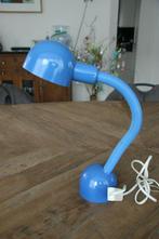 vintage bureaulamp in de kleur blauw, Huis en Inrichting, Lampen | Tafellampen, Ophalen of Verzenden, Gebruikt, Metaal, Minder dan 50 cm