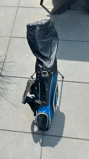 Apron golftas met clubs Driver, putter, 6/7 en een 9/p. beschikbaar voor biedingen