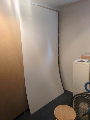 Witte hardboard plaat  beschikbaar voor biedingen