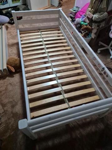 Flexa kinderbed / bedbank met uitvalbeveiliging en lades beschikbaar voor biedingen