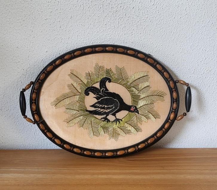 Antiek ovaal dienblad met geborduurde vogel, Antiek en Kunst, Curiosa en Brocante, Ophalen of Verzenden