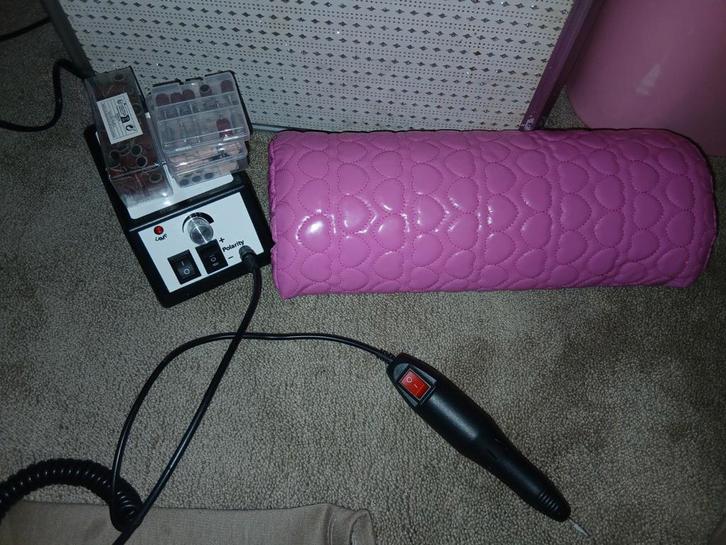 Diverse nagel spullen je kan gelijk beginnen.  Acryl/Gel, Sieraden, Tassen en Uiterlijk, Uiterlijk | Lichaamsverzorging, Gebruikt