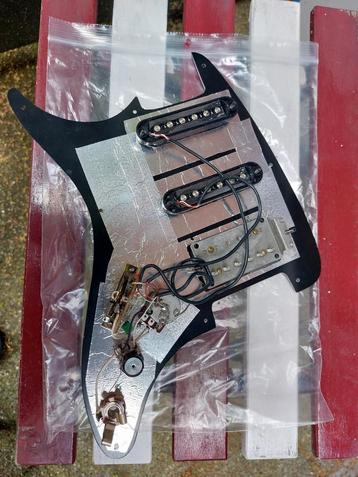 loaded pickguard plate Roadstar II RG140 beschikbaar voor biedingen