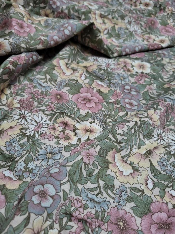 Vintage Bloemen Gordijnen, 4 x 75 cm breed en 170 cm hoog, Huis en Inrichting, Stoffering | Gordijnen en Lamellen, Gebruikt, 150 tot 200 cm