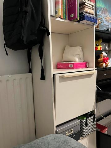 Boekenkast met lades en planken