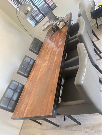 Tafel in hoogte verstelbaar beschikbaar voor biedingen