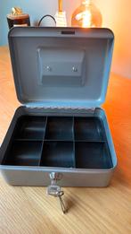 Metalen geld kistje met sleutel, Ophalen of Verzenden, Zo goed als nieuw, Metaal of Blik, Overige thema's