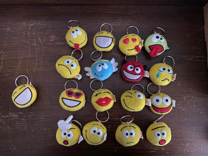 Complete verzameling Emoticon sleutelhangers spaaractie MCD, Verzamelen, Complete verzamelingen en Collecties, Ophalen of Verzenden