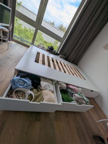 Ikea bed met 6 lades! (160cm x 200cm)
