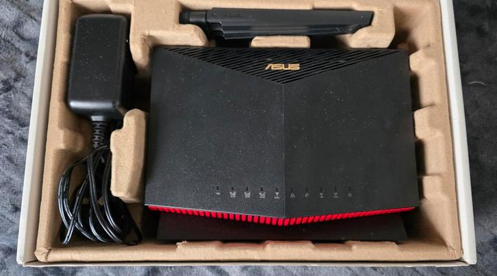 Asus 4G-AC86U Router met evt Modem, Computers en Software, Routers en Modems, Gebruikt, Router met modem, Ophalen of Verzenden