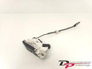 Deurslot Mechaniek 4Deurs links-voor van een Volkswagen Golf beschikbaar voor biedingen