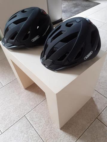Dames en Heren fietshelm beschikbaar voor biedingen