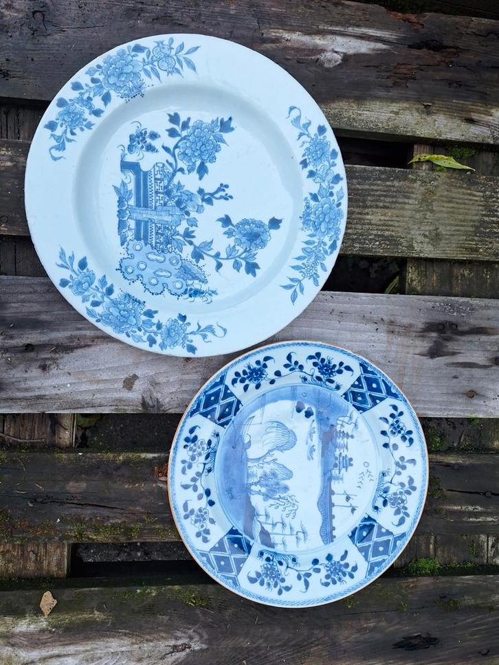 Twee Chinese porseleinen borden (32 en 28,5 cm), Antiek en Kunst, Antiek | Porselein, Ophalen of Verzenden