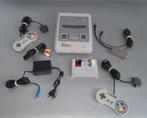 Supernintendo SNES 2 controllers, spel en alle kabels ., Spelcomputers en Games, Spelcomputers | Nintendo Super NES, Met 2 controllers