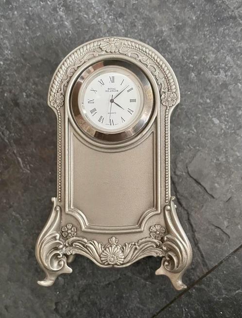 Royal Selangor Table Clock - Mantel klok, Antiek en Kunst, Antiek | Klokken, Ophalen of Verzenden
