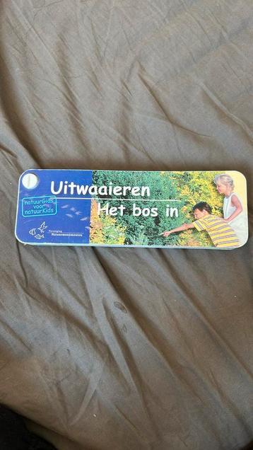 Uitwaaieren het bos in  beschikbaar voor biedingen