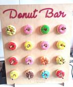 Houten Donuts Bar voor 16 of 32 donuts, Hobby en Vrije tijd, Feestartikelen, Ophalen of Verzenden, Nieuw, Feestartikel, Geboorte of Huwelijk