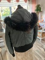 Montecore winterjas ( duur luxe merk ), Maat 38/40 (M), Montecore, Ophalen of Verzenden, Zo goed als nieuw