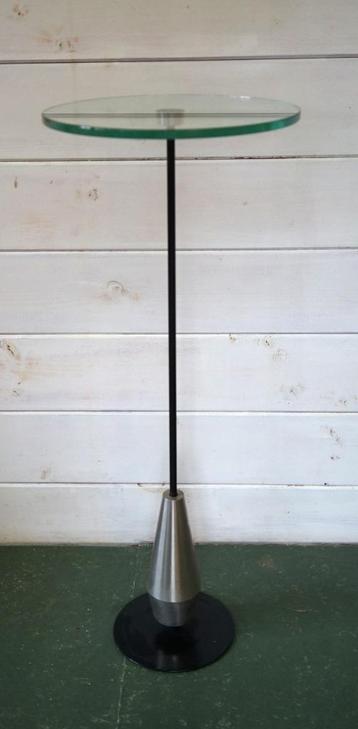 design bijzettafel jongleur Batenburg glas metaform metaal. beschikbaar voor biedingen