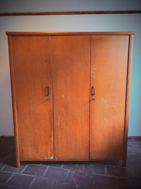 Kledingkast kast vintage jaren 50 jaren 60 „De Bijenkorf“, Huis en Inrichting, Kasten | Kledingkasten, Zo goed als nieuw, 150 tot 200 cm