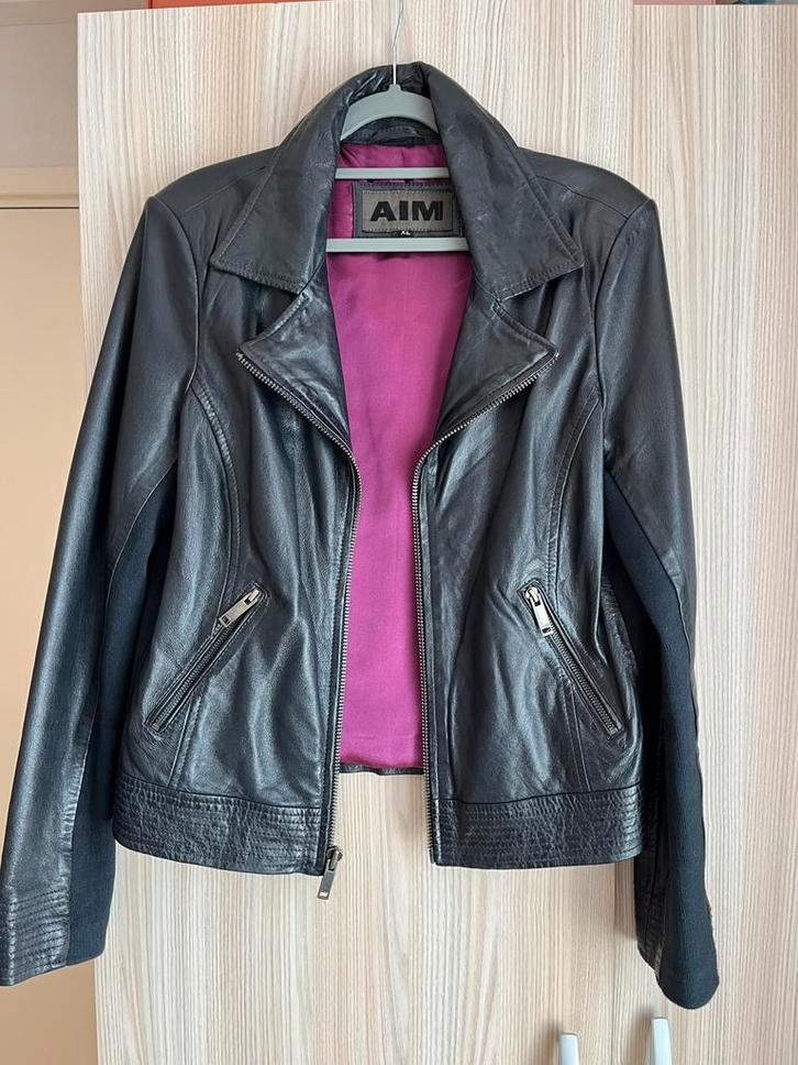 Aim donkerblauw leren jasje nieuw XL/42, Kleding | Dames, Jasjes, Kostuums en Pakken, Nieuw, Jasje, Maat 42/44 (L), Blauw, Ophalen of Verzenden