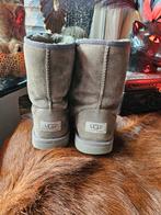 Uggs grijs maat 35 - Gedragen, Kleding | Dames, Schoenen, Lage of Enkellaarzen, Ophalen of Verzenden, Grijs, Gedragen