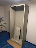 *gratis* Metalen kast met planken, Huis en Inrichting, Kasten | Stellingkasten, Ophalen, Zo goed als nieuw