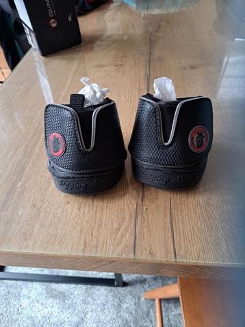 Aangeboden: Hoefschoenen 2x kort gebruikt maat 9 beschikbaar voor biedingen