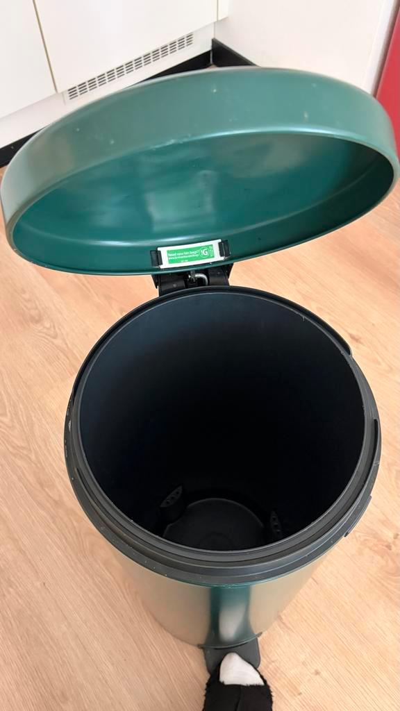 Brabantia NewIcon Pedaalemmer, Huis en Inrichting, Woonaccessoires | Prullenbakken, Gebruikt, Metaal, 50 tot 75 cm, 20 tot 30 liter