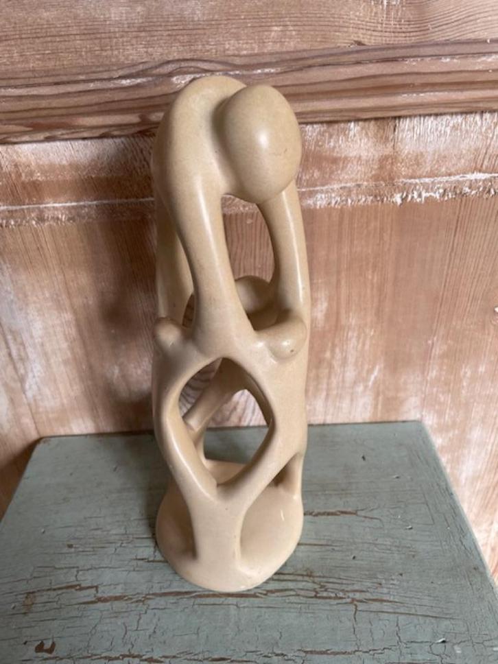Familie beeldje zeepsteen mooi geaderd. Ouder met 2 kinderen, Antiek en Kunst, Kunst | Beelden en Houtsnijwerken, Ophalen