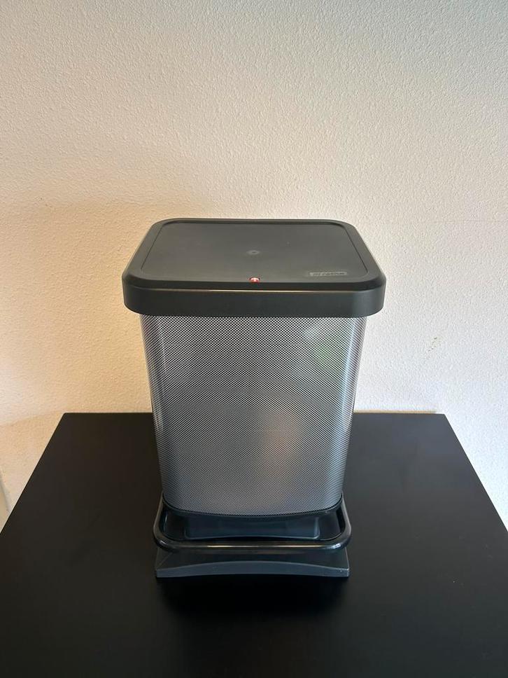 Rotho Paso Pedaalemmer 20L Carbon Metallic, Huis en Inrichting, Woonaccessoires | Prullenbakken, Nieuw, Kunststof, Minder dan 50 cm