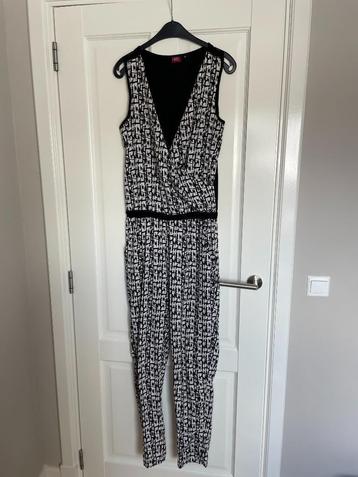 Jumpsuit maat M beschikbaar voor biedingen