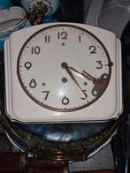 Vintage Wandklok met sleutel er bij, Antiek en Kunst, Ophalen of Verzenden