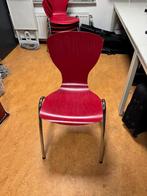 10 rode stoelen met ijzeren frame, Ophalen, Zo goed als nieuw, Rood, Vijf, Zes of meer stoelen