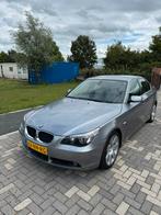 BMW 5-Serie 3.0 I 530 AUT 2004 Grijs, Auto's, Automaat, Achterwielaandrijving, Zwart, 2000 kg