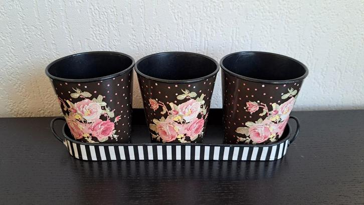 Bloempot set met rozenmotief, Tuin en Terras, Bloempotten, Zo goed als nieuw, Kunststof, Binnen, Balkon, Minder dan 40 cm, Minder dan 25 cm
