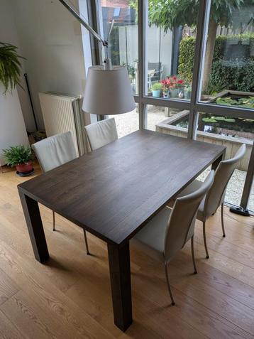 Massief eikenhouten eettafel beschikbaar voor biedingen