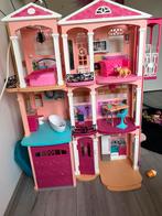Barbie dreamhouse 3 etages met lift en garage 120 x 96 cm, Poppenhuis, Ophalen of Verzenden, Zo goed als nieuw