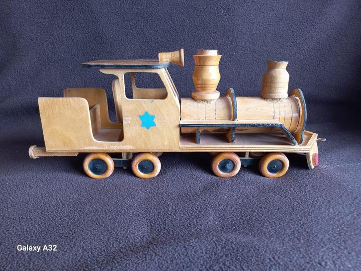 Houten handgemaakte locomotief - decoratie loc, Huis en Inrichting, Woonaccessoires | Overige, Zo goed als nieuw, Ophalen of Verzenden