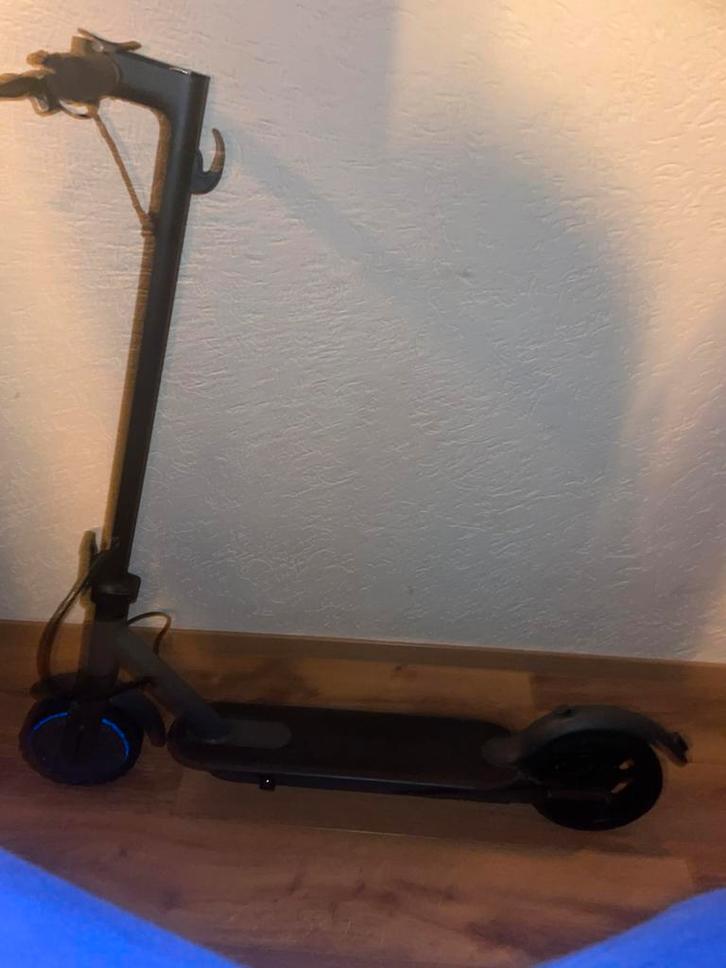 Elektrische step, Fietsen en Brommers, Steps, Zo goed als nieuw, Elektrische step (E-scooter), Ophalen