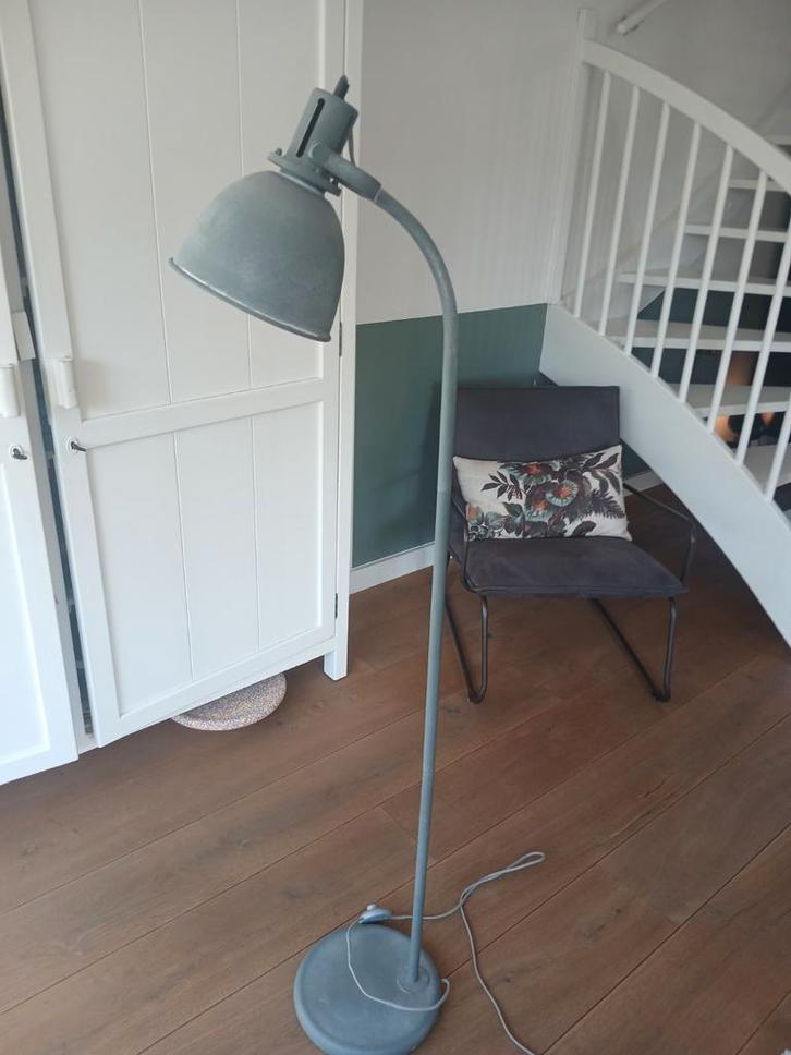 Mooie Staande Schemerlamp, Huis en Inrichting, Lampen | Vloerlampen, Zo goed als nieuw, 150 tot 200 cm, Metaal, Ophalen