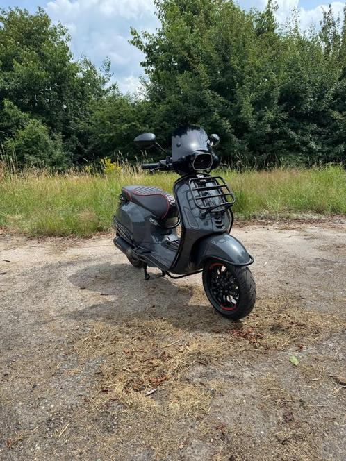 Vespa sprint 2021, Fietsen en Brommers, Brommers | Vespa, Gebruikt, Ophalen