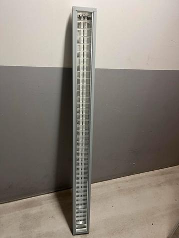 8x Strakke T5 TL-armaturen 35W beschikbaar voor biedingen