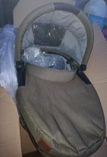 Maxi cosi citi black raven  beschikbaar voor biedingen