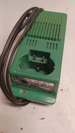 hitachi oplader 12 volt, Doe-het-zelf en Verbouw, Gereedschap | Machine-onderdelen en Toebehoren, Ophalen of Verzenden, Gebruikt