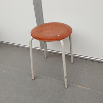 Krukje - bruine houten zitting ( mist dopjes) beschikbaar voor biedingen