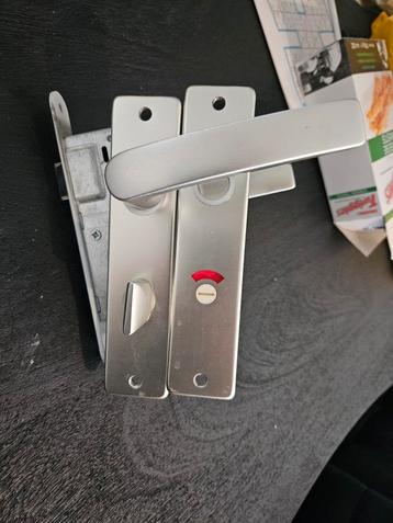 Hang en sluitwerk onderdelen beschikbaar voor biedingen