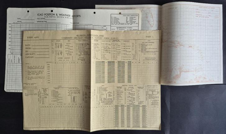 3 KLM vluchtpapieren uit de jaren 40 (K1140), Verzamelen, Luchtvaart en Vliegtuigspotten, Gebruikt, Kaart, Foto of Prent, Ophalen of Verzenden