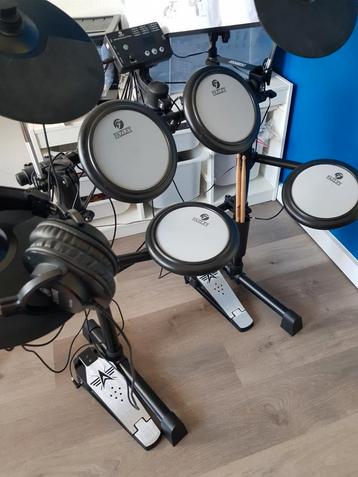 Elektronisch drumstel Fazley DDK-020 met extra's  beschikbaar voor biedingen