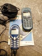 VOOR LIEFHEBBER TWEE VINTAGE SIEMENS TELEFOONS A55/M35+LADER, Telecommunicatie, Overige Telecommunicatie, Verzenden, Gebruikt